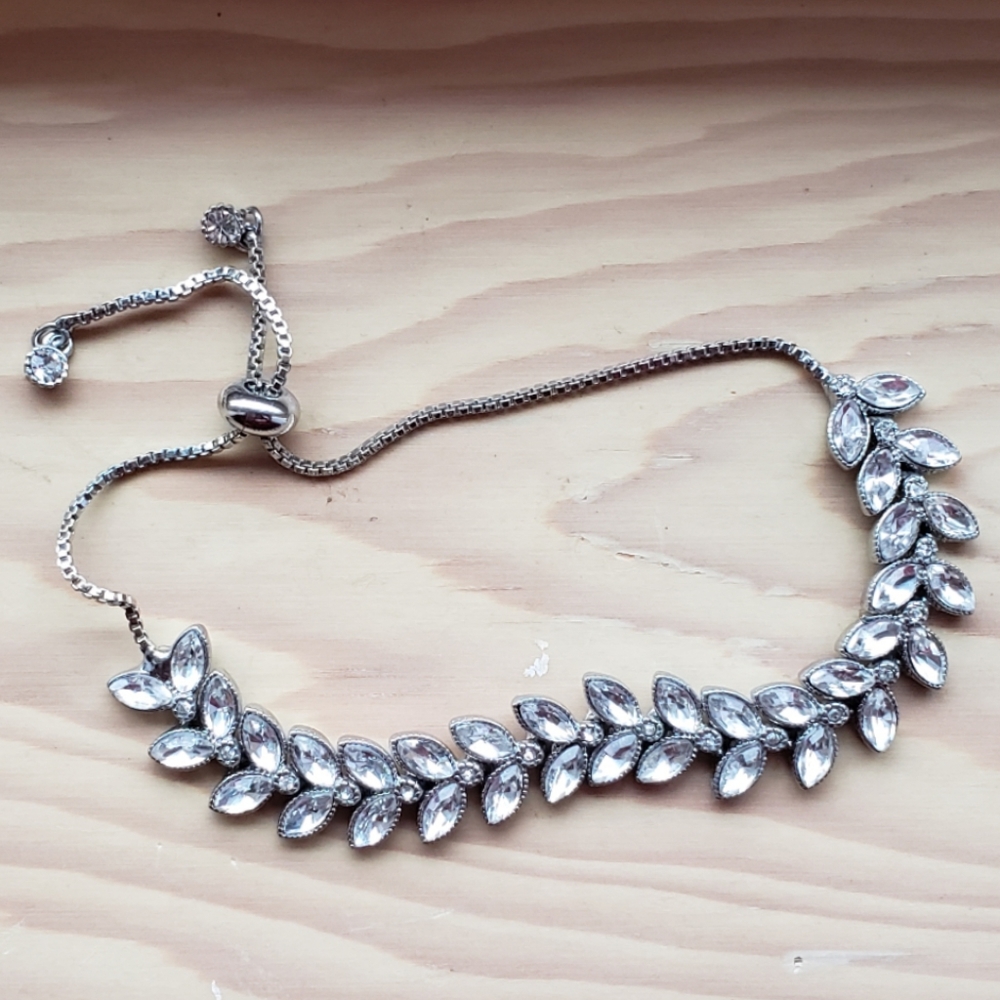 BRACELET Women's Silver Rhinestone Leaf Design